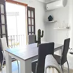 Centro Del Vino Tandal 아파트